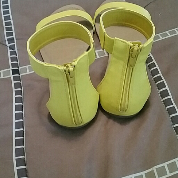 Yellow Sandals - Picture 2 of 3